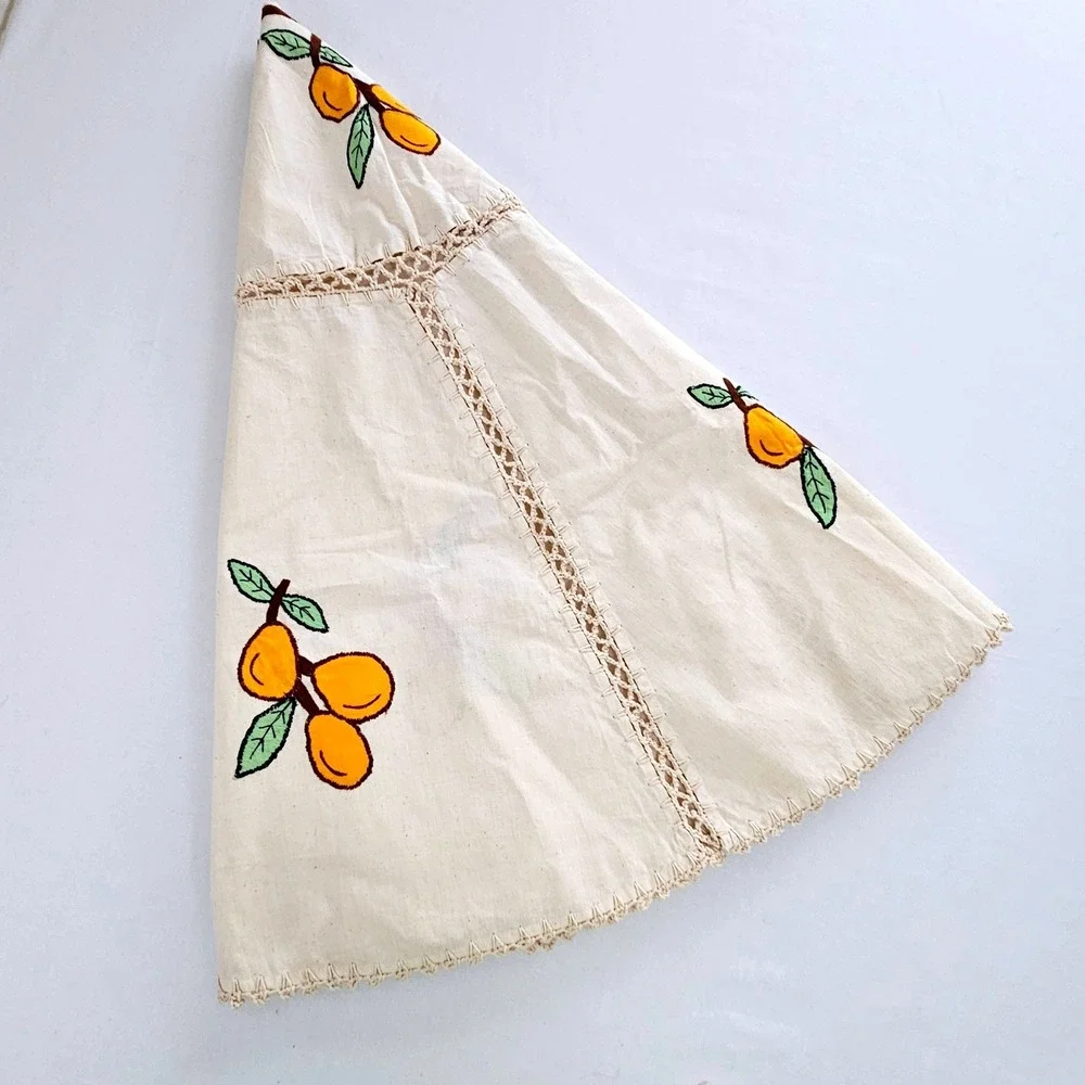 Vintage Embroidered Fruit Round Tablecloth and 6 Napkins Set Crochet Lace Trim